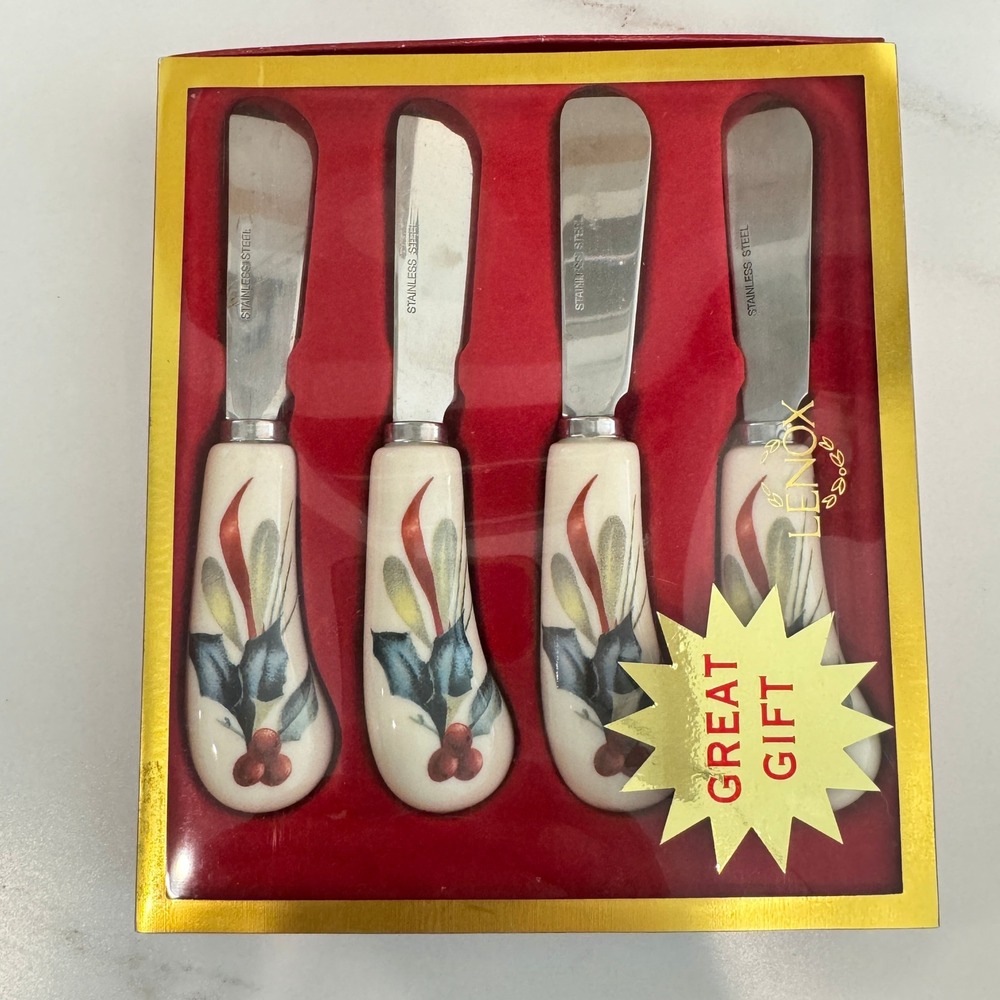 Winter Greetings Lenox Spreaders Set of 4 Unisex OS White Holiday Holly 6237218